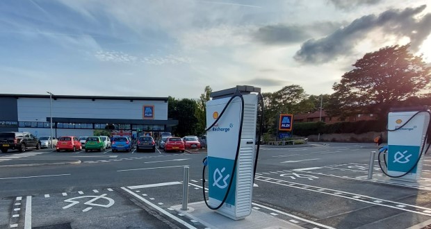 Aldi to Partner with Shell for Testing Rapid EV Chargers at Stores Aldi, Aldi stores, Chargers, partner, rapid, rapid EV chargers, Shell, stores, Testing, trial Food and Beverage Business