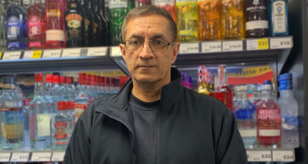 One Stop becomes the sole store for Manjit Gill as he switches two locations Gill, locations, Manjit, Manjit Gill, One Stop, sole, Stop, store, Switches, two stores Food and Beverage Business