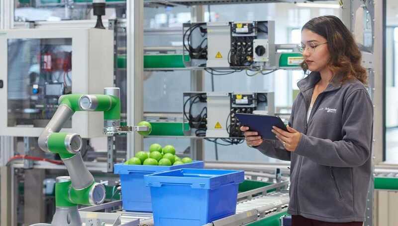 Schneider Electric's Lexium Cobot enhances productivity by minimizing downtime improve productivity, Lexium Cobot, minimise downtime, Schneider Electric Food and Beverage Business
