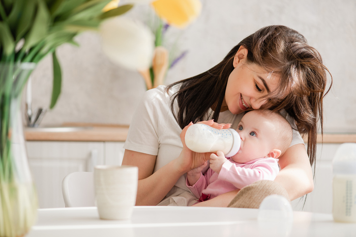 Study on Cognitive Health Reveals Formula Emulating Human Milk Structure Nearing Breastmilk's Health Benefits 07, Breast milk, Breastfeeding, Cognitive function, Formula milk, Human milk, human milk oligosaccharides, Infant & maternal, infant formula, Infant nutrition, Manufacturers, Maternal & infant health, Omega-3s & Nutritional oils, research, Tech advances Food and Beverage Business