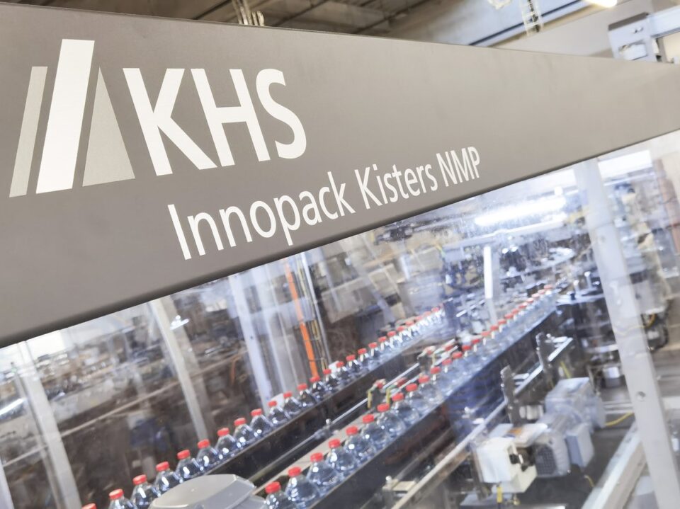 KHS Introduces Universal Adhesive for Nature MultiPack Plastic Bottles beverage packaging, food and drink packaging, food and drink sustainable packaging, Machinery, Recyclability Food and Beverage Business Nature Multipack,KHS