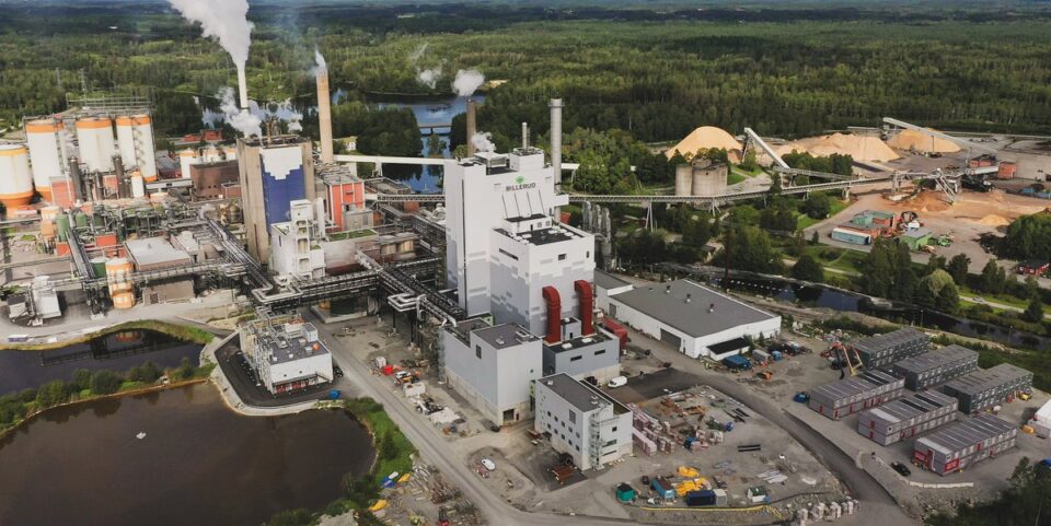 EIB and Billerud Sign SEK 1.3 Billion Loan Agreement for Bioproduct Mill Upgrade beverage packaging, Bio-based, food and drink packaging, food and drink sustainable packaging, paper packaging, Recyclability Food and Beverage Business