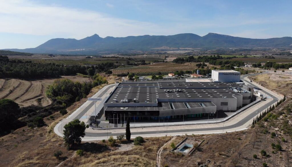 Smurfit Kappa Invests €54 Million in Spanish Bag-inBox Plant, Doubling Capacity beverage packaging, food and drink packaging, food and drink sustainable packaging, Food packaging, Resource Efficiency Food and Beverage Business