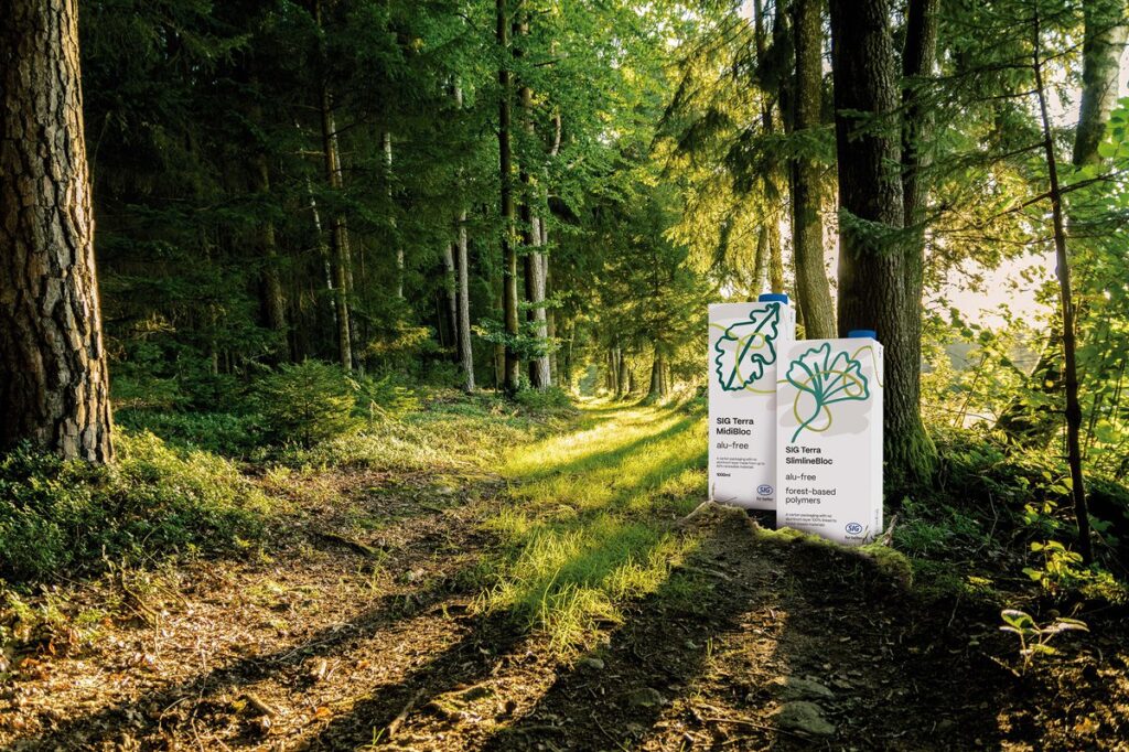 SIG Reaches Major Milestone in Development of Lower-Carbon Aluminum-Free Solutions beverage packaging, Carton, food and drink packaging, food and drink sustainable packaging, Recyclability Food and Beverage Business SIG