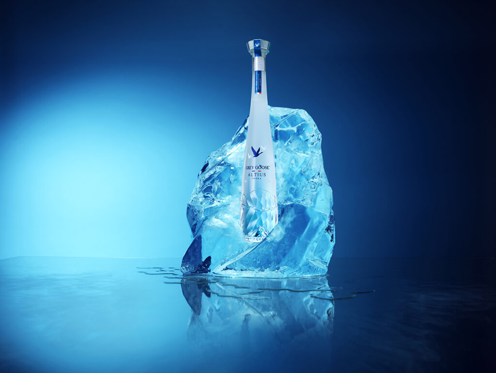 INTRODUCING GREY GOOSE® ALTIUS, A NEW VODKA CAPTURING THE WONDER AND RARE NATURAL LUXURIES OF THE FRENCH ALPS   Altius, rey Goose, Vodka Food and Beverage Business Altius,Grey Goose,Vodka