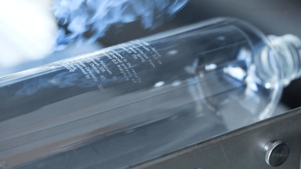 Domino Unveils Next-Gen Dx-Series Laser Coders to Enhance Beverage Production Lines for Upcoming Coding Standards beverage packaging, food and drink packaging, food and drink sustainable packaging, labels, Printing Food and Beverage Business