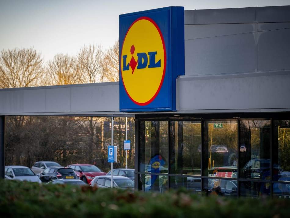 New Lidl Openings and Aldi Reaches £11 Million Milestone £11m, Aldi, business, expansion, Grocery, Here are some tags generated from the title "New Lidl stores and Aldi £11m milestone": Lidl, milestones, retail, stores, UK supermarkets Food and Beverage Business
