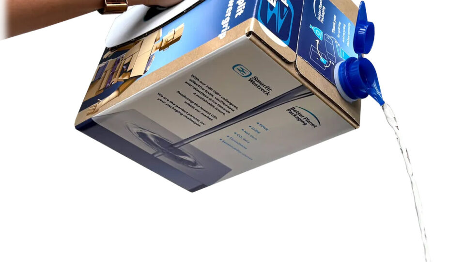 Smurfit Westrock’s BIB: Easy to Use, Mannol’s Caps Combat Counterfeiting BIB, caps, counterfeits, handling, Mannol, packaging, Product Safety, Smurfit Westrock Food and Beverage Business