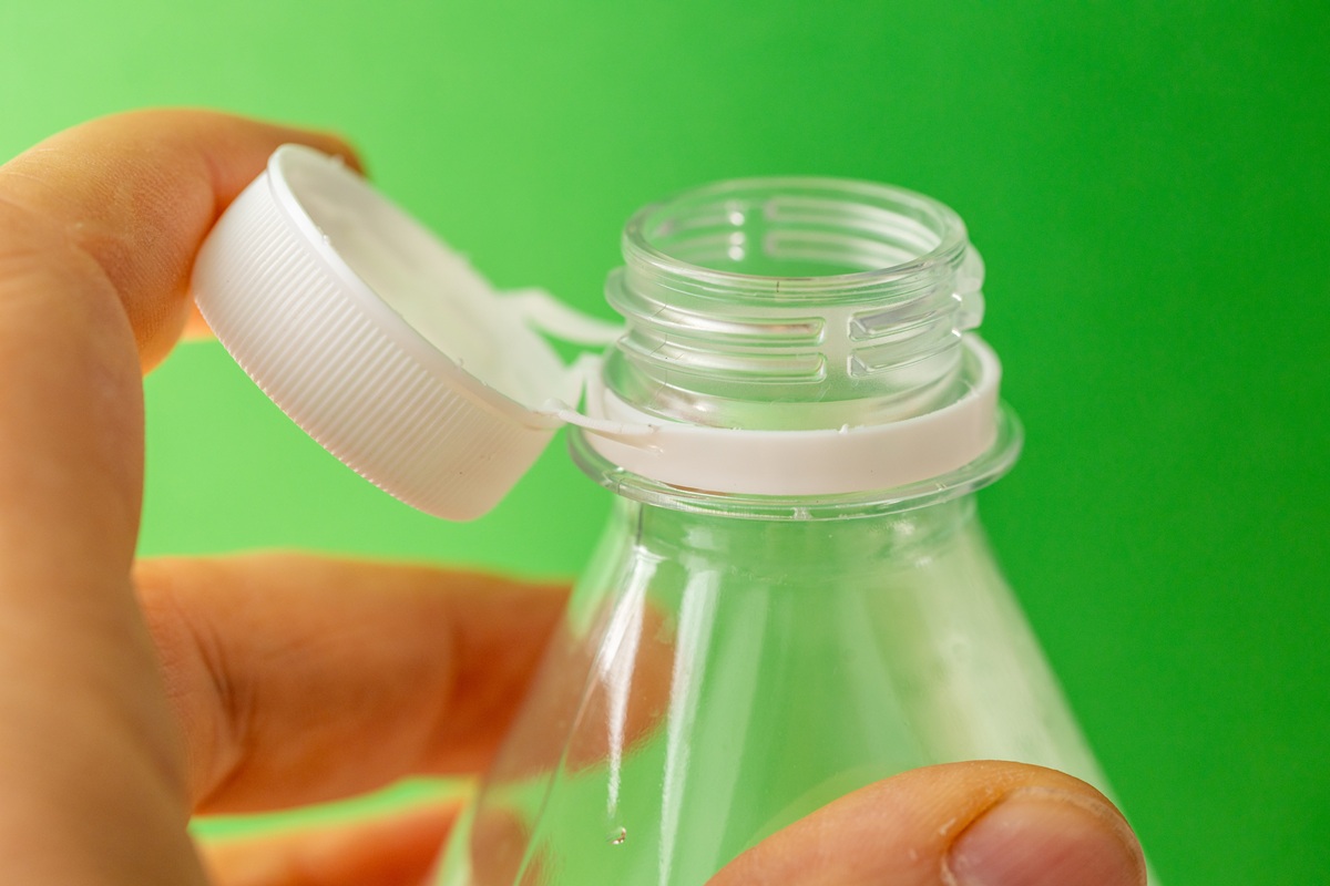 From Twist-Off to Data Hub: How Caps & Closures Are Redefining Packaging Compliance caps and closures, digital product passport, food and beverage packaging trends, food grade recycled plastic, mono-material packaging, packaging compliance, packaging innovation 2026, PPWR regulation, smart closures technology, sustainable packaging materials Food and Beverage Business caps and closures,packaging compliance,PPWR regulation,digital product passport,sustainable packaging materials,mono material packaging,food grade recycled plastic,smart closures technology,packaging innovation 2026,food and beverage packaging trends