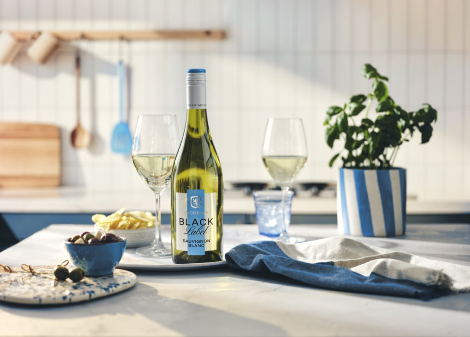 McGuigan Wines Leads the Way in Sustainability with Launch of Innovative 300g Lightweight Burgundy Bottle beverage packaging, food and drink packaging, food and drink sustainable packaging, Glass, Recyclability, Resource Efficiency Food and Beverage Business