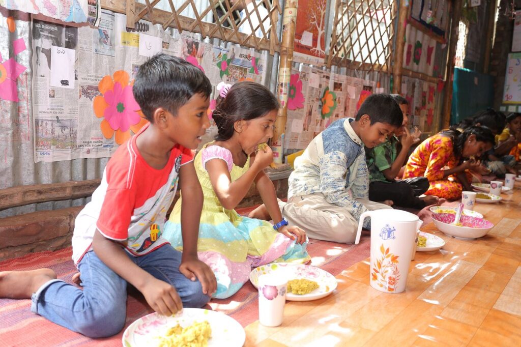 SIG and SIG Foundation Transfer "Cartons for Good" Initiative to Akij Monowara Trust to Combat Food Loss and Malnutrition in Bangladesh beverage packaging, Carton, food and drink packaging, food and drink sustainable packaging, Food packaging Food and Beverage Business
