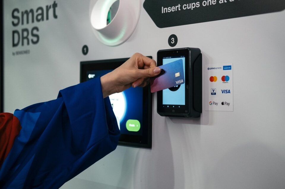 Smart DRS Surpasses 150,000 Reusable Cup Returns in Four Months, Set to Expand into Single-Use Deposit Return Schemes beverage packaging, Deposit return scheme, food and drink packaging, food and drink sustainable packaging, Machinery Food and Beverage Business