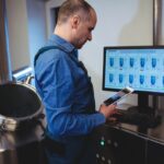 The Thinking Line: How AI, Digital Twins and Connected Control Are Rewriting Production agentic AI, digital twins, edge computing, food factory automation, HACCP automation, industrial AI, industrial cybersecurity, machine vision, process control automation, smart manufacturing Food and Beverage Business