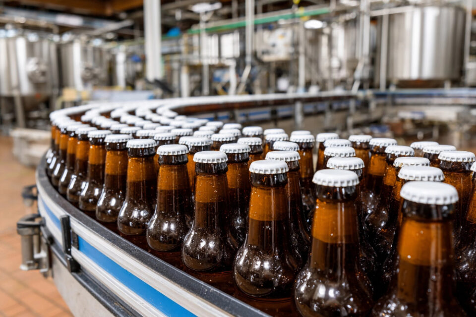 AB InBev Turns Corona Cero Into a ‘Seven-Day Ritual’ With New Packaging AB InBev, Alcohol-free beer, beer marketing, beverage industry, brand campaign, Corona beer, Corona Cero, new packaging, non-alcoholic beer, seven-day ritual, Smurfit Westrock Food and Beverage Business