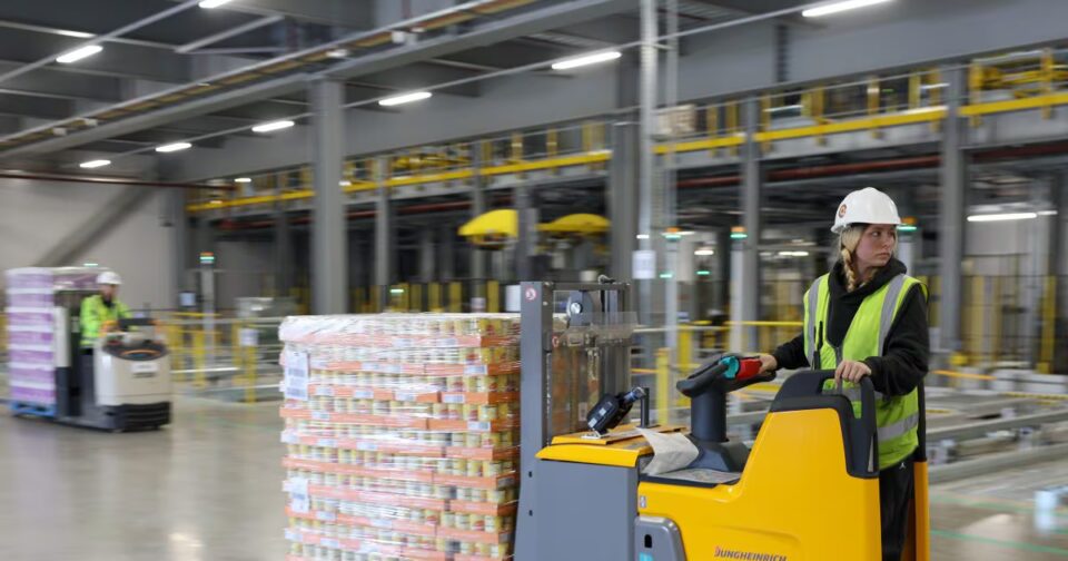 Aldi Hiring for 600 Jobs at New Automated Distribution Centre commerce, discounter, retailer, United kingdom Food and Beverage Business